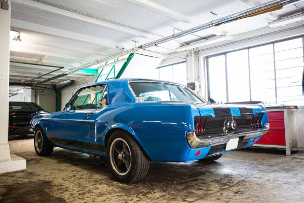 Ford Mustang 1967 Werkstatt SMC Motor Garage St. ingbert